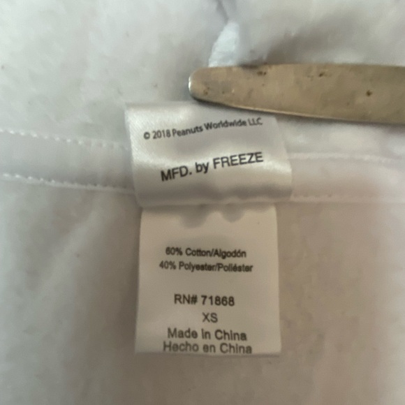 Peanuts Junior Sweater Top Size XS White Graphic Snoopy Cop Long Sleeve - Picture 4 of 8